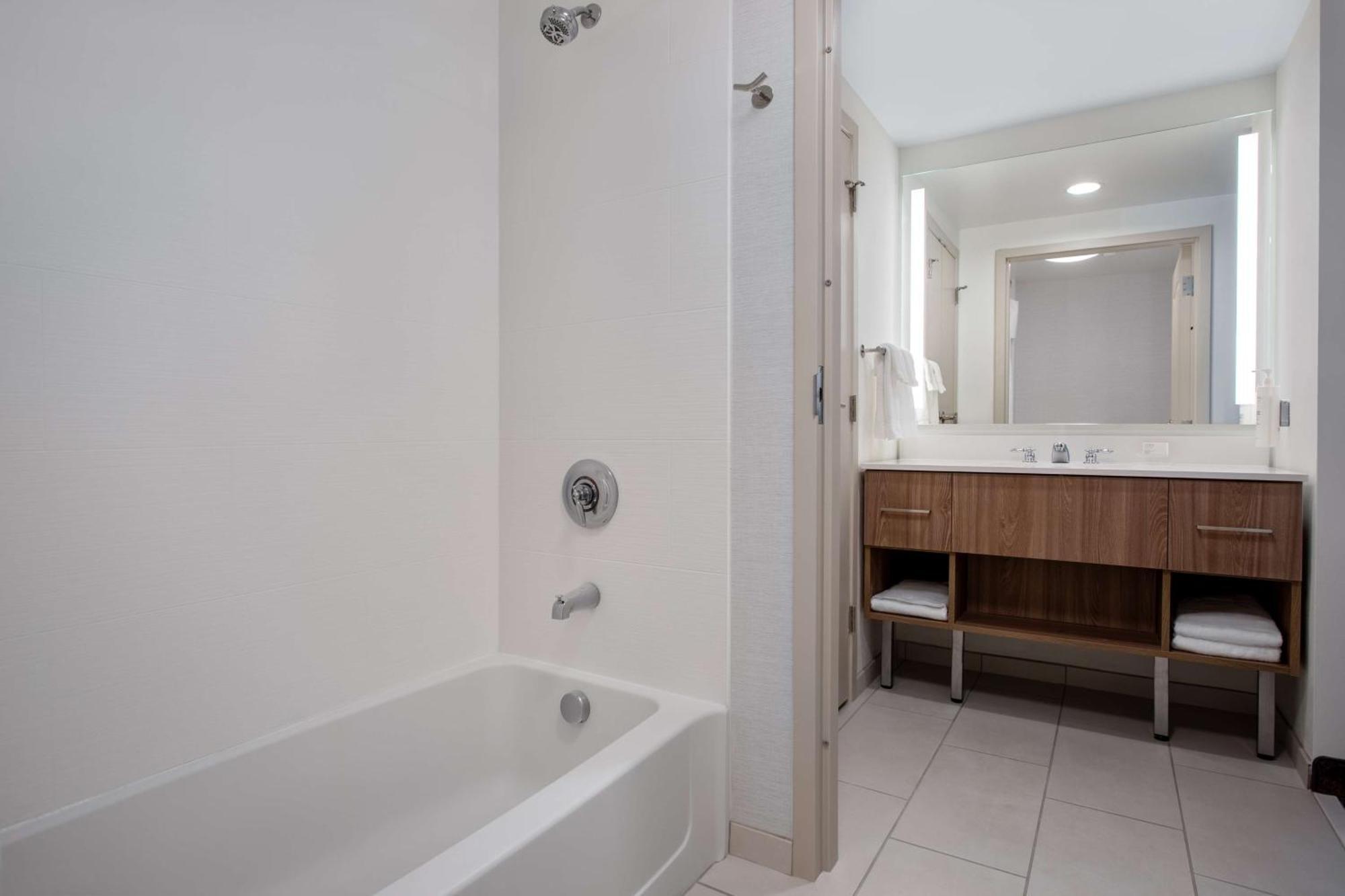 Homewood Suites By Hilton Davidson Экстерьер фото